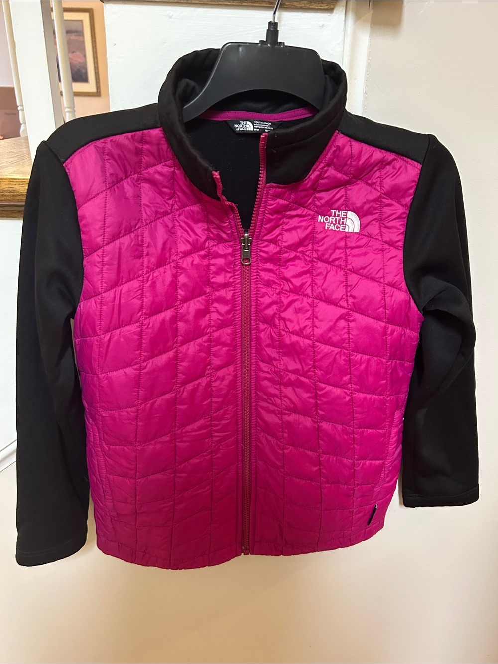 The North Face Kids M 10/12 Pink and Black Lightweight Quilted Kids Jacket